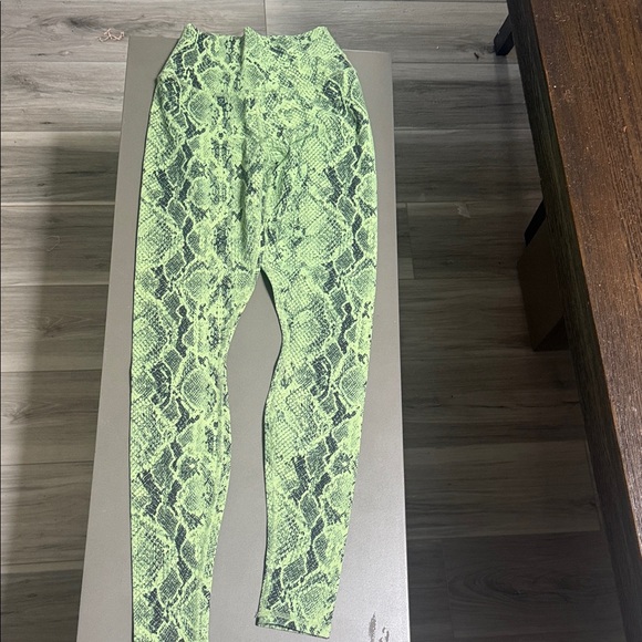 🐍 ALO Yoga RARE print 🐍 - Picture 5 of 9